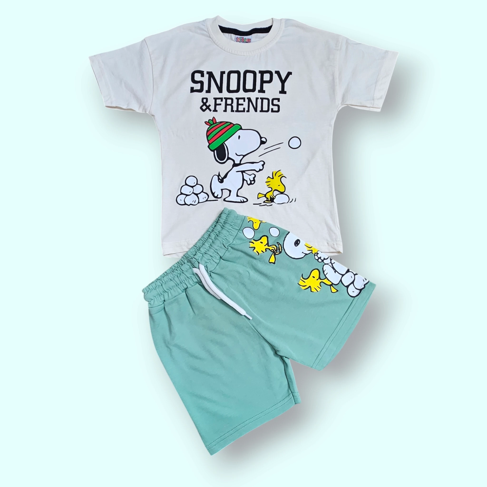 طقم باللون الابيض والزيتي