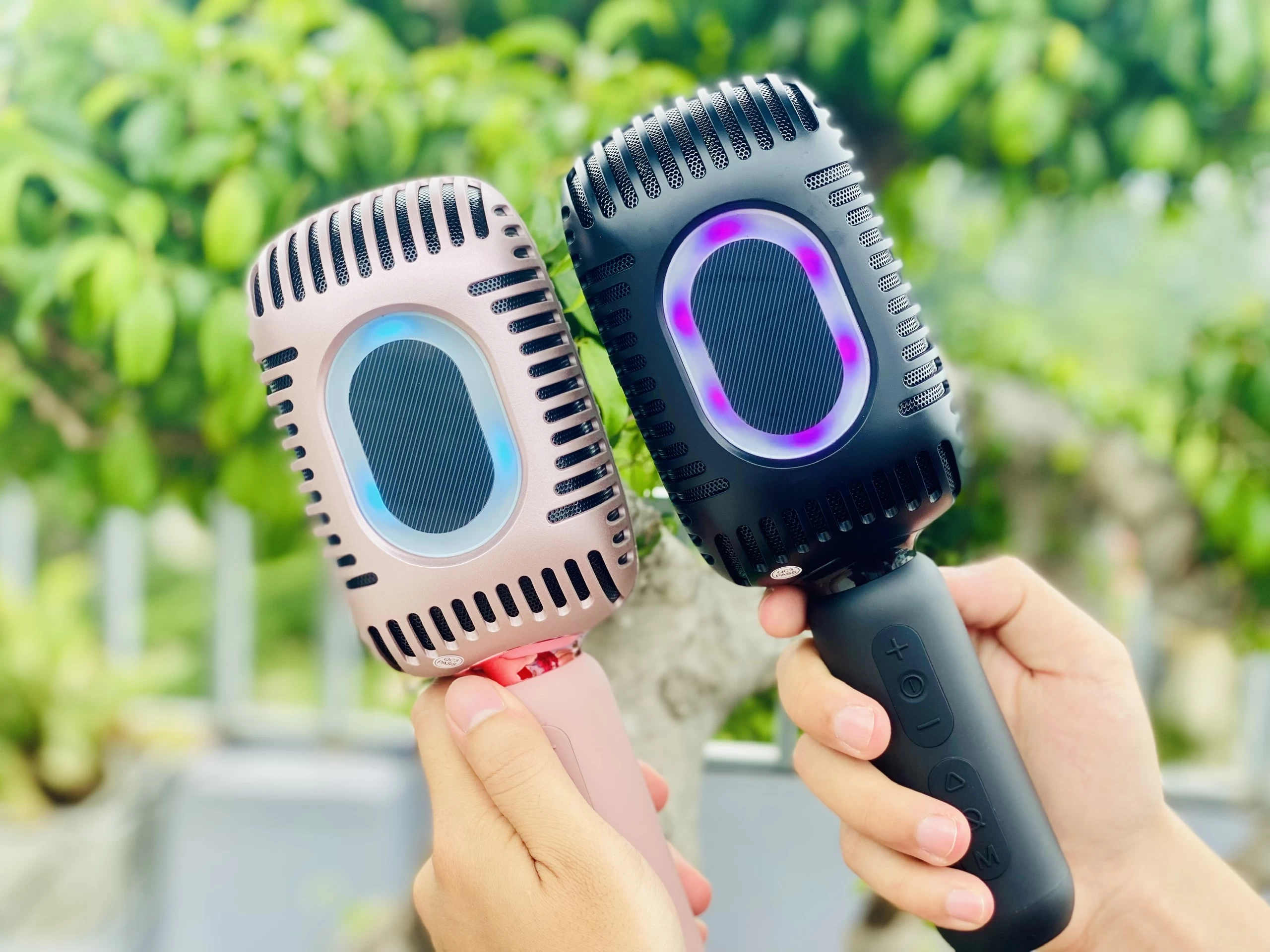 ميكروفون لاسلكي متعدد الاستخدامات