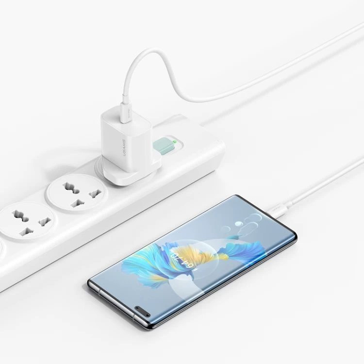 شاحن يدعم الشحن السريع بقوة 20 وات Type-C/ Type-C