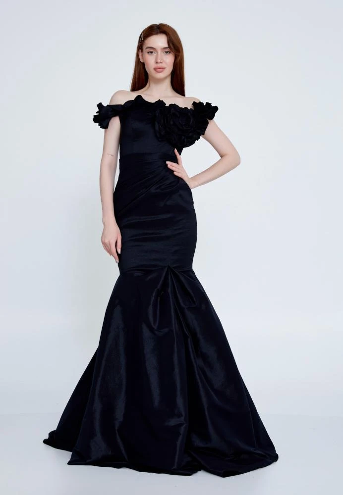 فستان سهره مكشوف الكتفين