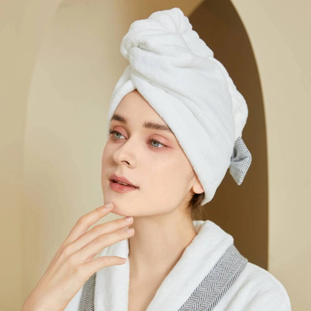 غطاء شعر ملكي أبيض