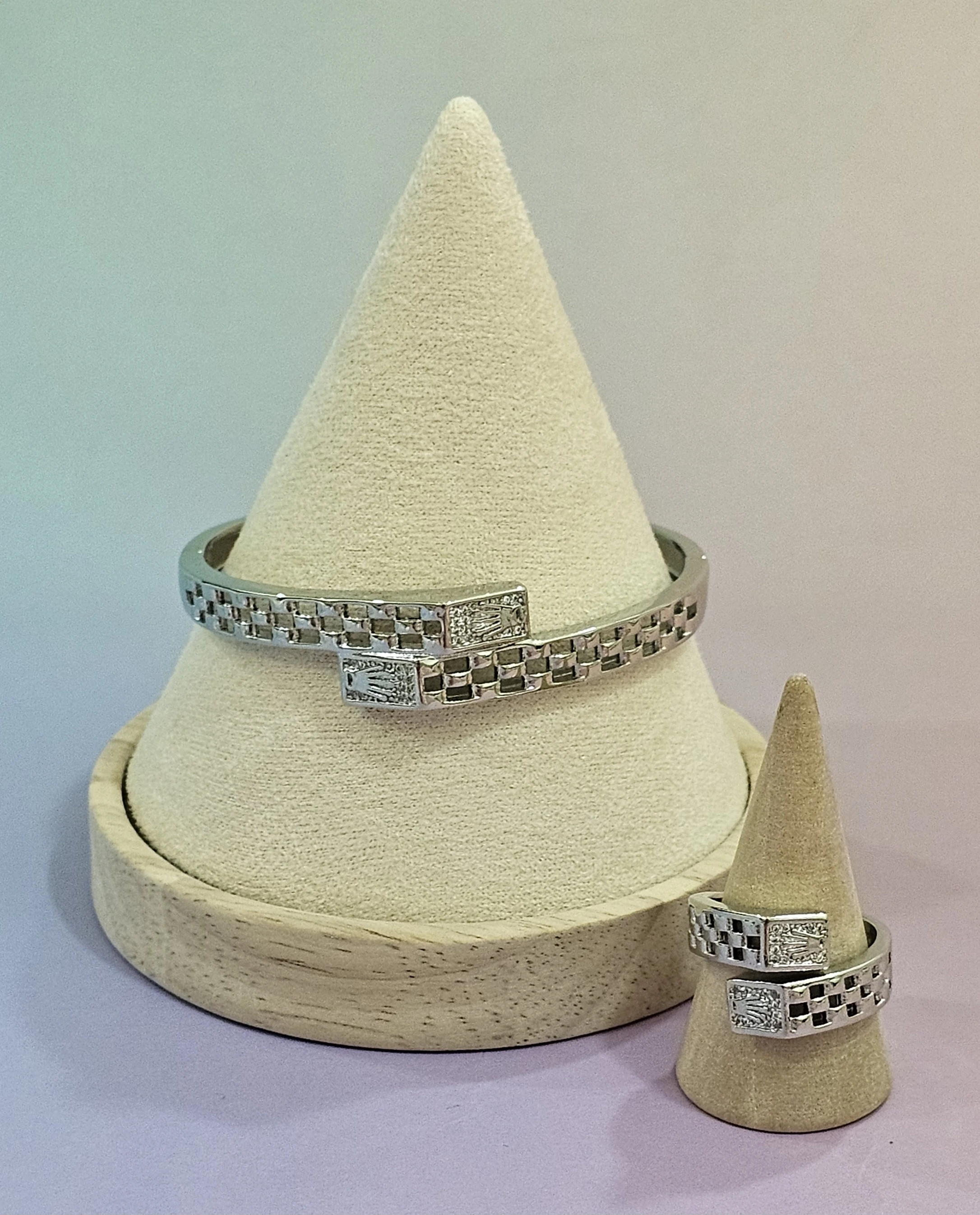 طقم فضي من اسواره وخاتم