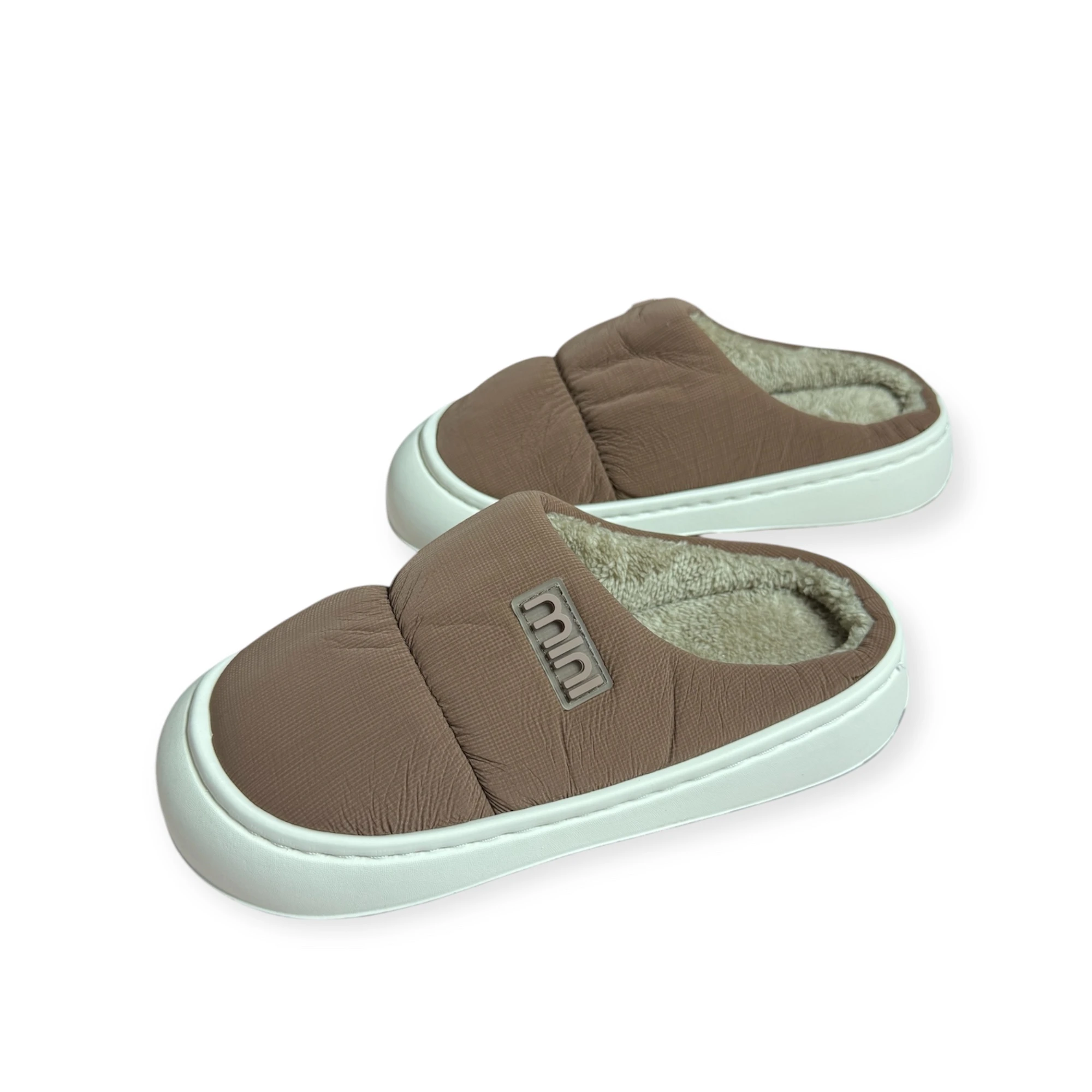 حذاء منزلي مريح وخفيف